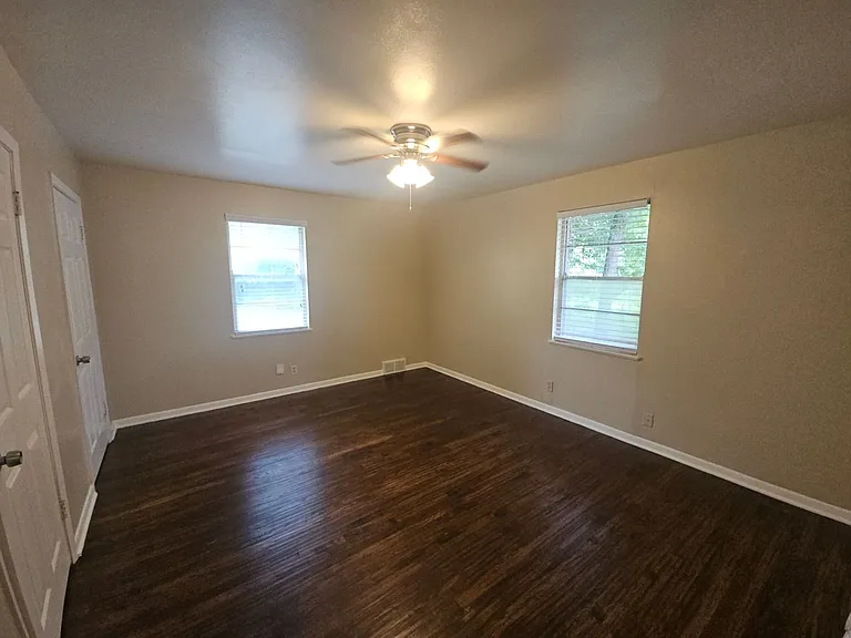 6419 Onyx Dr N — Photo 14