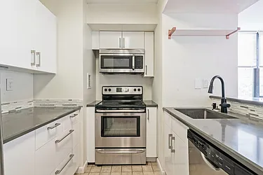 551 Observer Highway, #4C