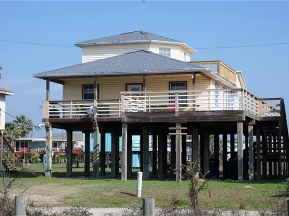 206 Sand Dune Ct, Surfside Beach, TX 77541