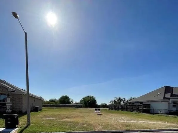 1011 New Mexico St, Palmhurst, TX 78573