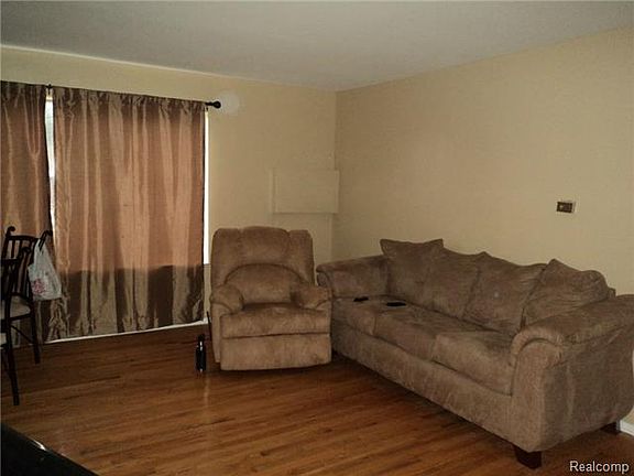 4th image of 4810 Briarwood Ave APT 4