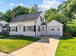 107 White Pkwy, North Smithfield, RI 02896