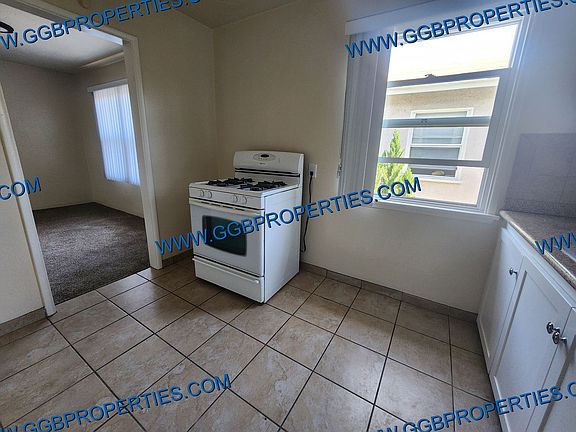 4th image of 1141 E Carson St APT 8