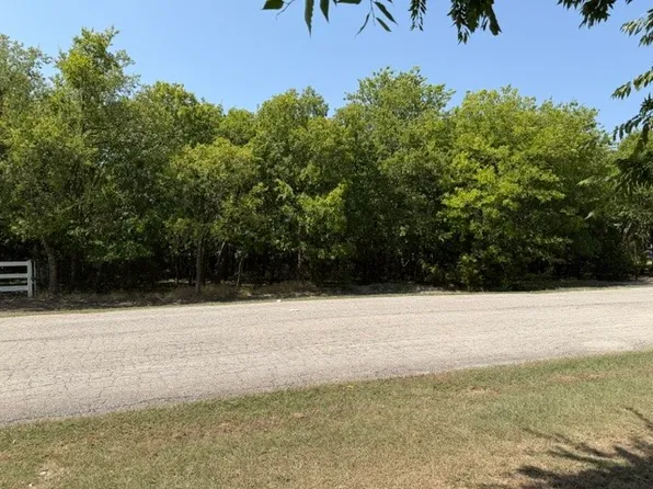 8253 Lax Dr, Fort Worth, TX 76126