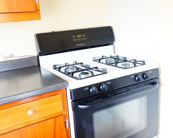 8400 Greenwood Ave — Photo 10