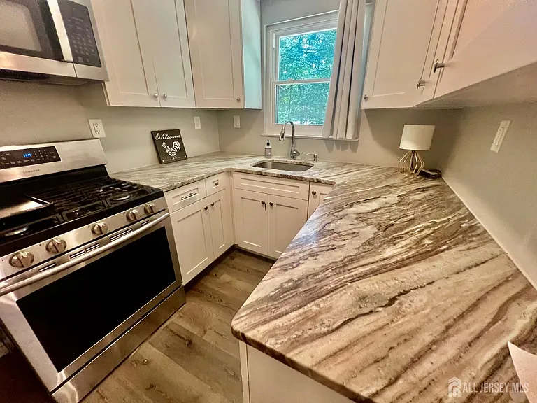 34 Kate Ln — Photo 6