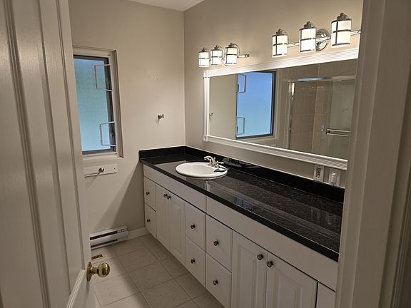 5th image of 373 Moyne Dr
