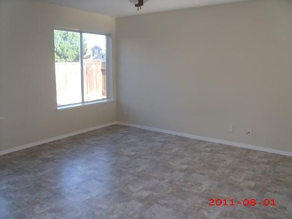 3rd image of 690 Gadwall Ct