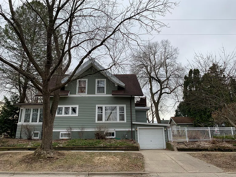 702 Leonard St — Photo 13