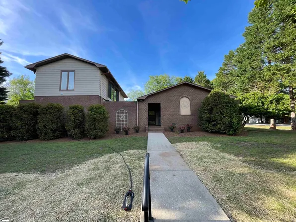 17 Runnymede Rd, Greenville, SC 29615