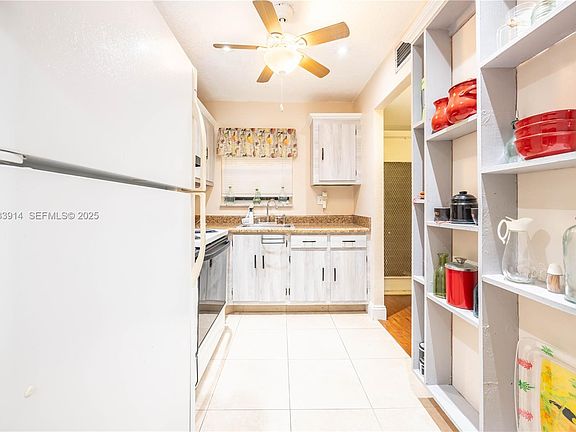 3rd image of 2811 N Pine Island Rd APT 309