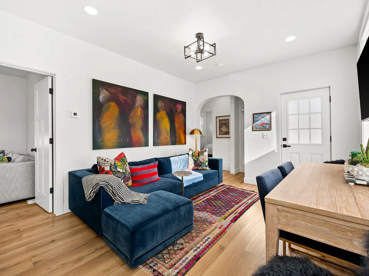 3 bed, 1300 sqft, $3,295 — Photo 3