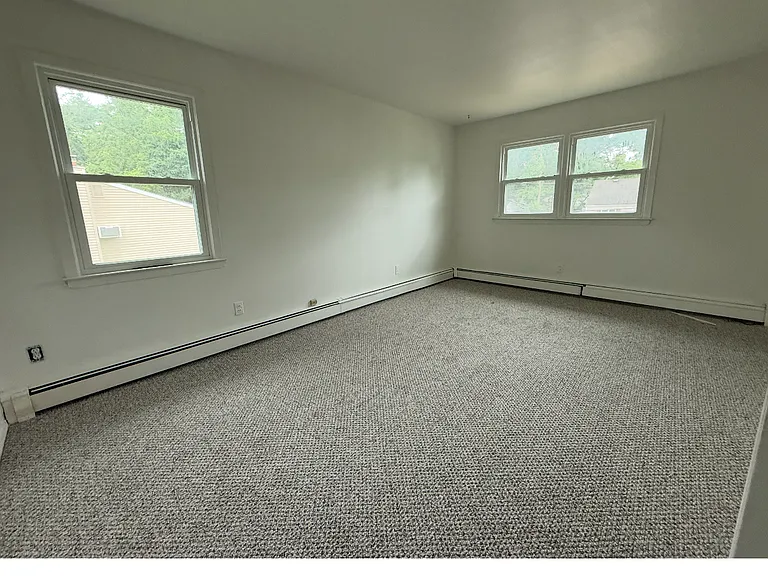 28 Warner Ln #1 — Photo 4