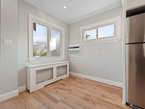 5th image of 10301 Avenue