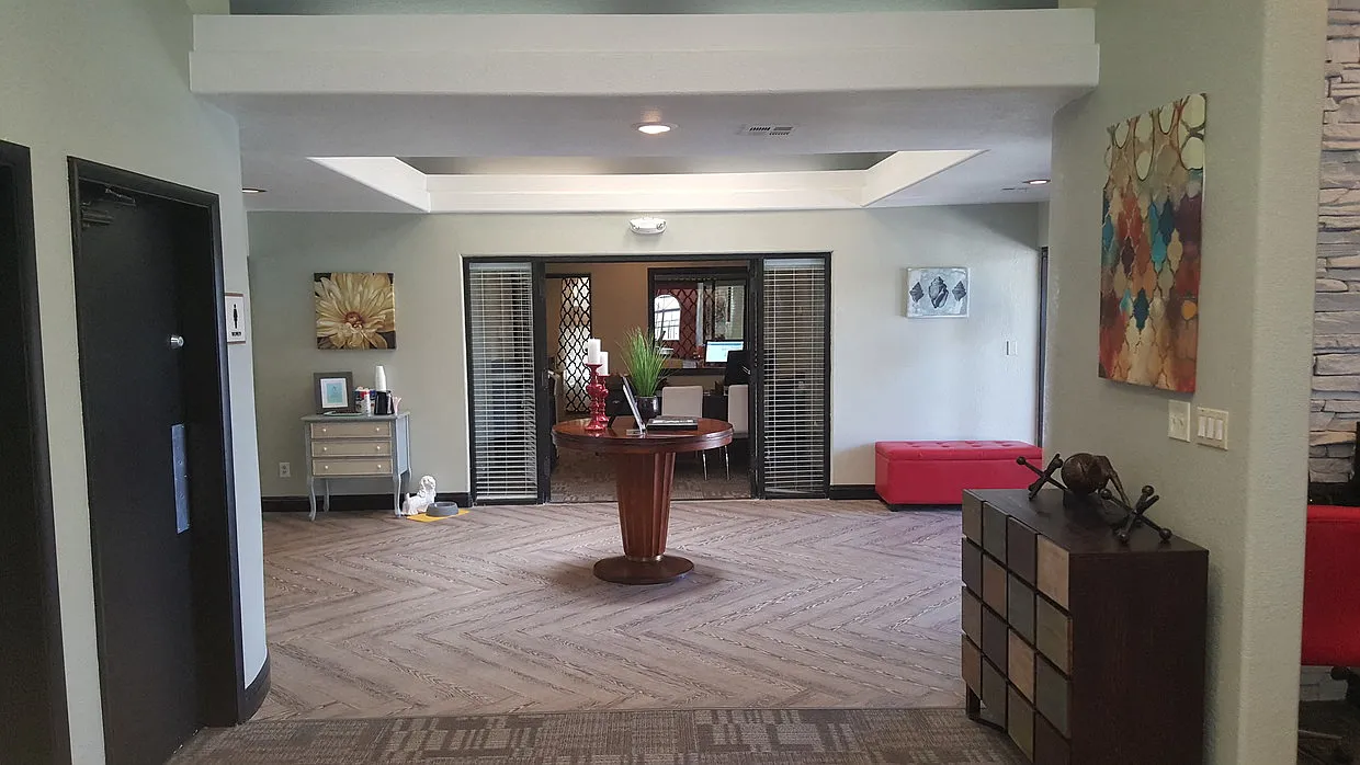 Parc West Apartments — Photo 2