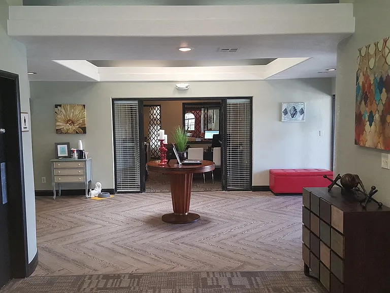Parc West Apartments — Photo 2