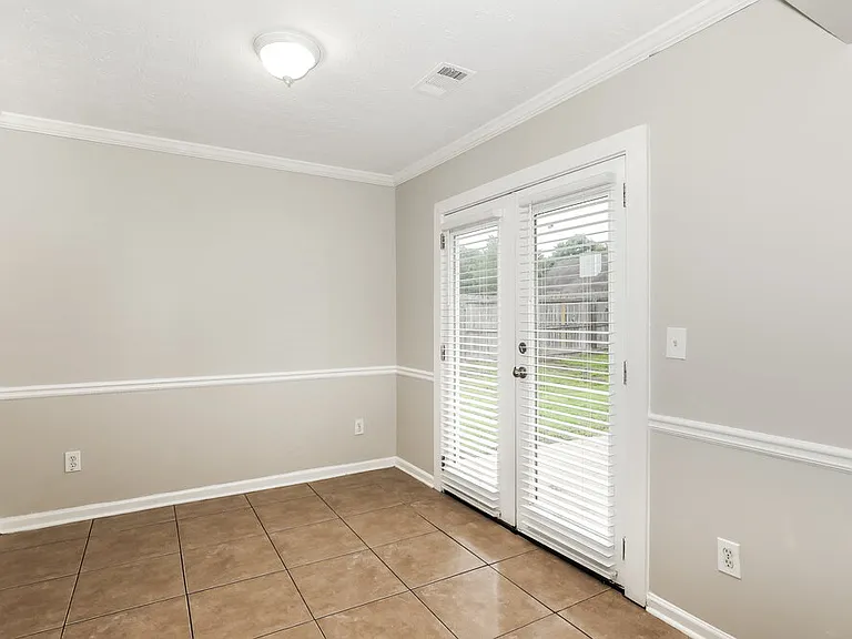 5280 Yellow Pine Dr — Photo 5