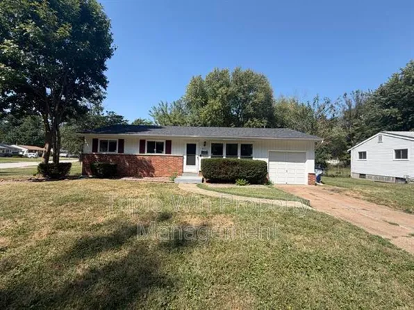 675 Lilac Dr, Florissant, MO 63031