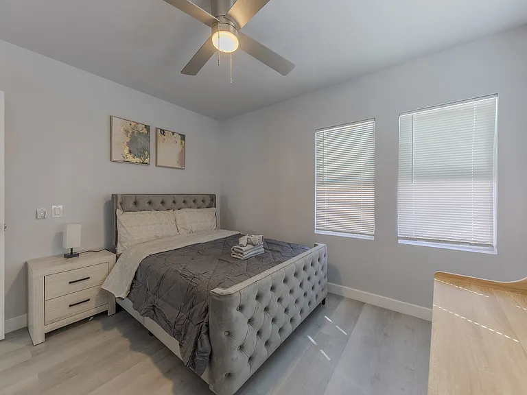 2461 Saint Pierre Ave — Photo 36