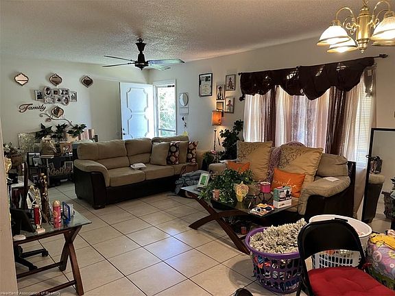 4th image of 2725 Dolphin Dr