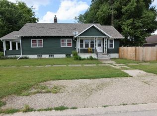 320 S Iowa Ave, Eagle Grove, IA 50533