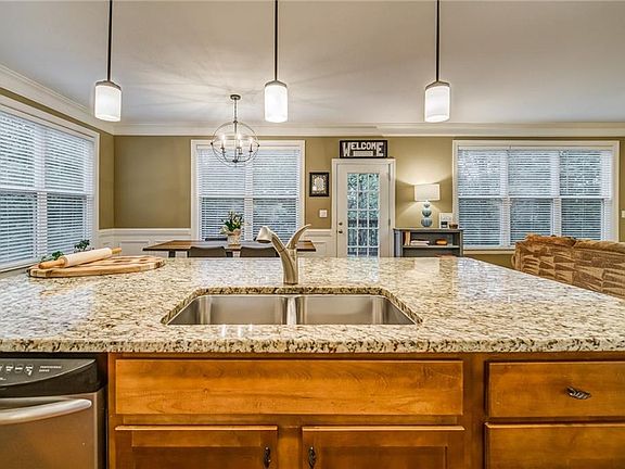 5th image of 429 Hearthstone Way