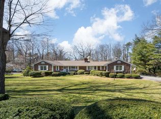 283 Vineyard Rd, Halesite, NY 11743