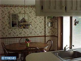 3rd image of 860 Ronnie Ln