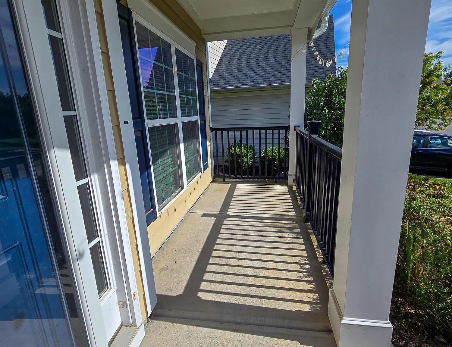 5 bed, 3.0 bath, 2627 sqft, $2,995 — Photo 2