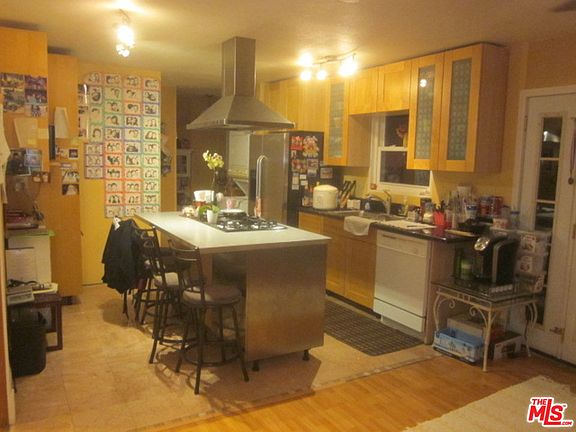 2nd image of 15623 Hart St
