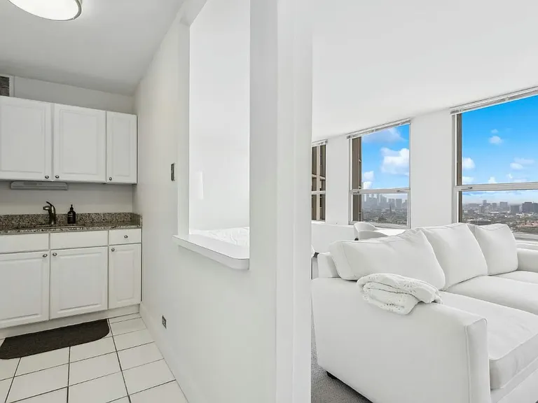 2626 N Lakeview Ave #3610 — Photo 7