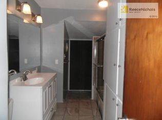 11301 E 32nd St S, Independence, MO 64052