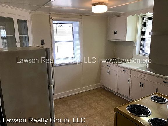 4th image of 4517 Shenandoah Ave NW