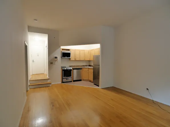 70 E 12th St APT 1B, New York, NY 10003