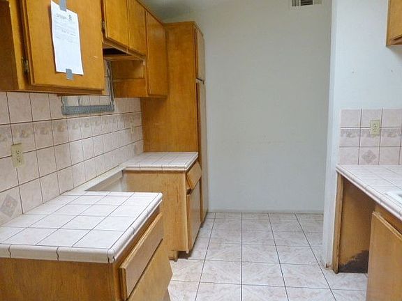 048-481637-kitchen-22620288.jpg