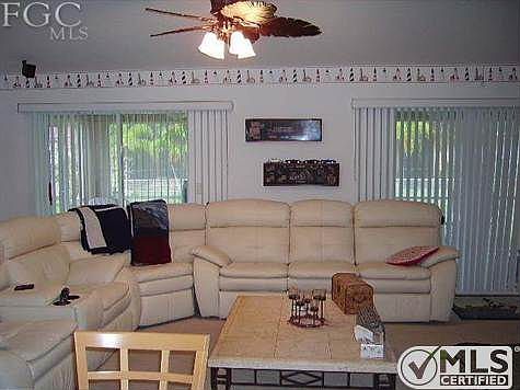3rd image of 4824 SW 24th Ave