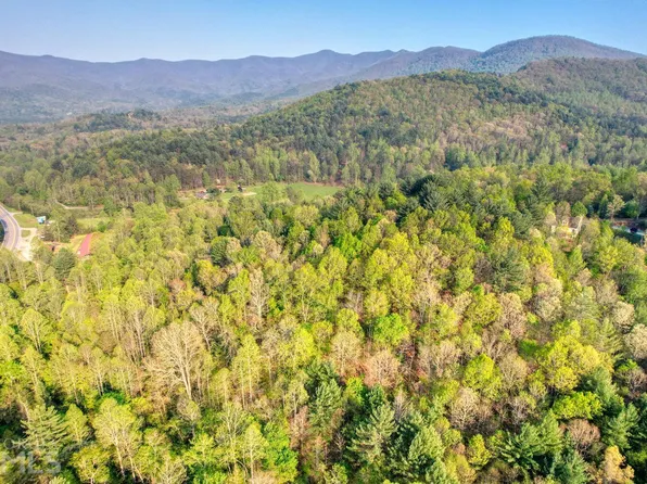3 Sanctuary Hl, Blairsville, GA 30512