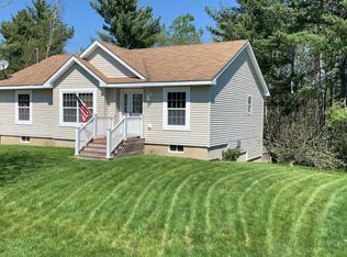 12 Starling Dr, Bangor, ME 04401
