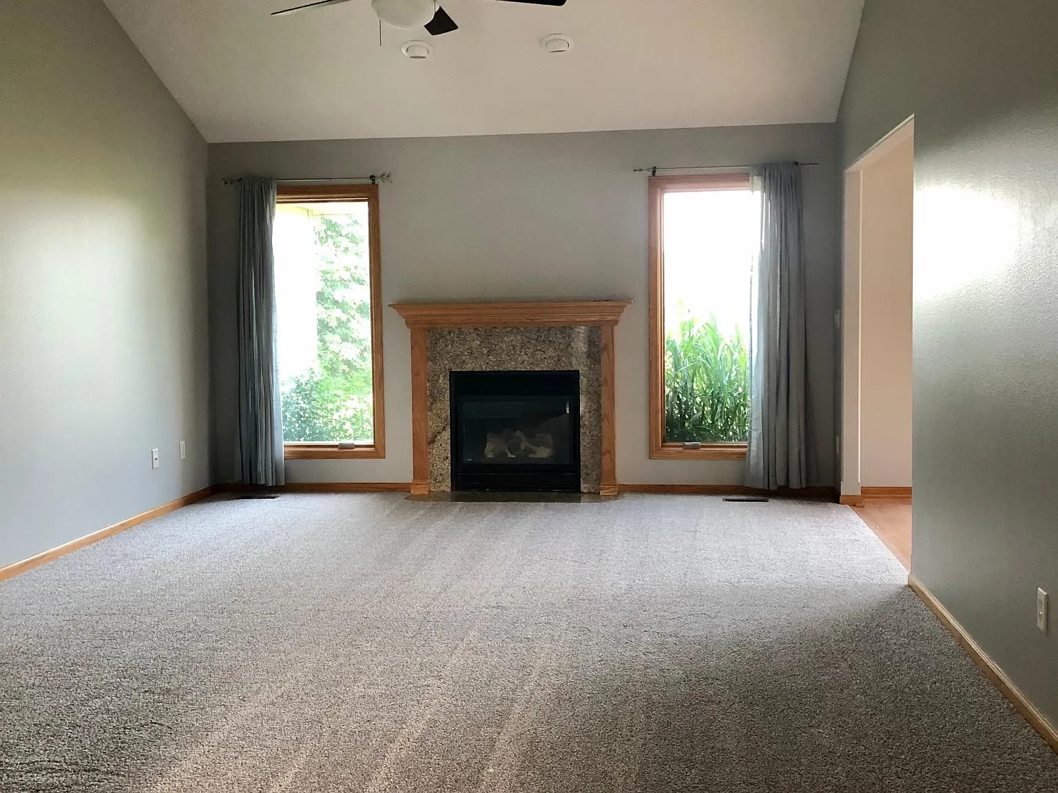 3 bed, 1428 sqft, $2,400 — Photo 3