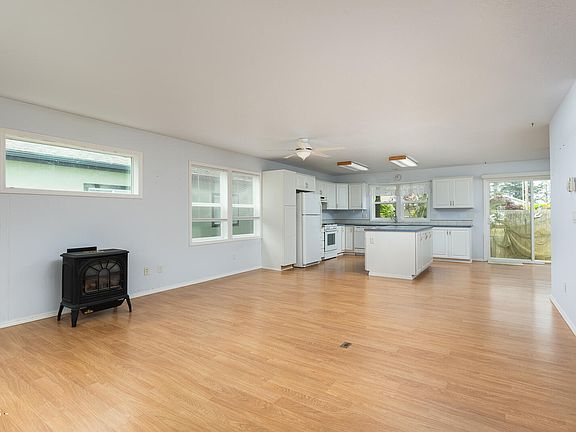 4th image of 3467 NW Oar Ave