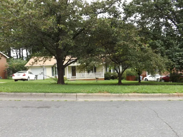676 Woodland Cir, Asheboro, NC 27203
