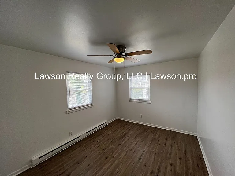 Suburban 739-741 — Photo 21