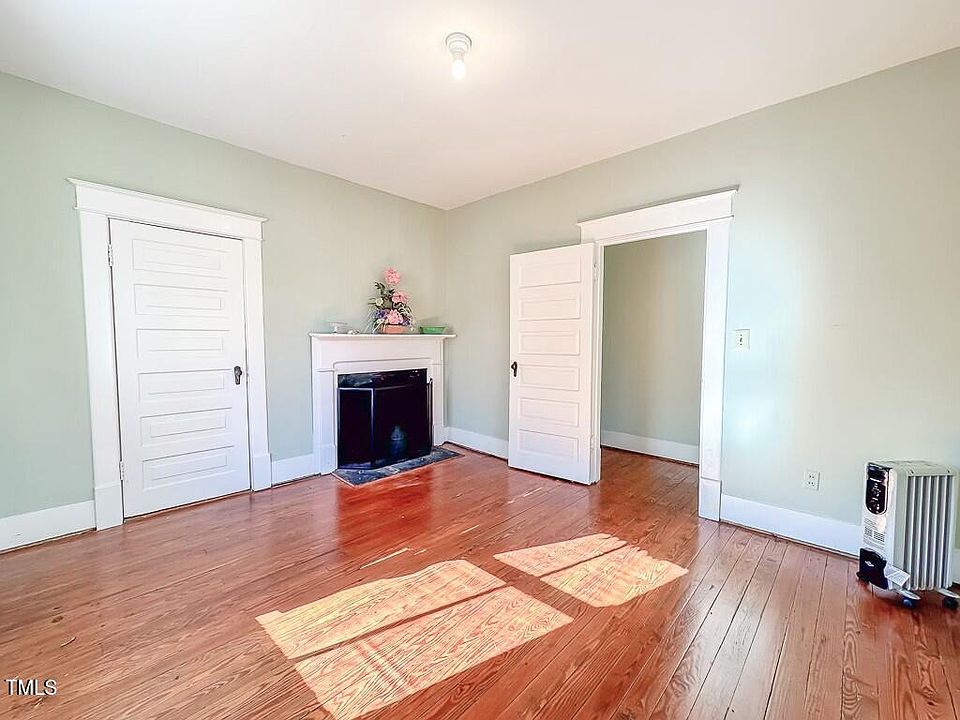49th image of 302 Halifax St
