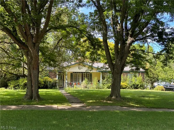 7041 Ashlawn Dr, Brecksville, OH 44141