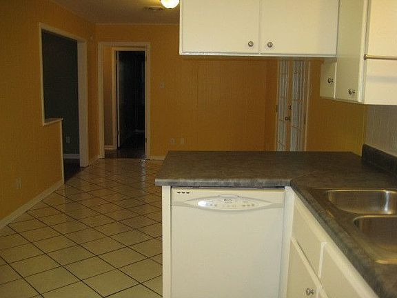 Kitchen Bar Area