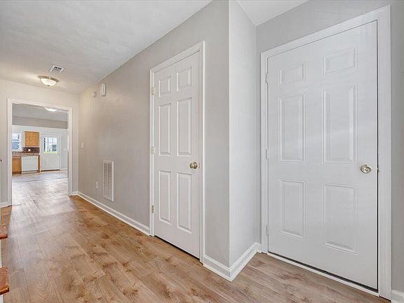 3rd image of 6788 Woodcreeper Dr