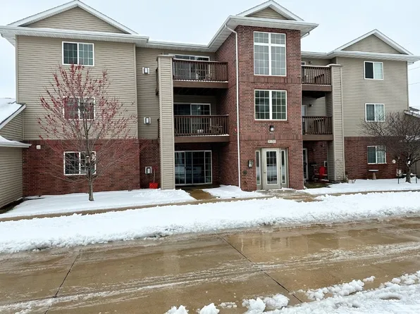 3131 Samuel Ct SW Unit 6, Cedar Rapids, IA 52404