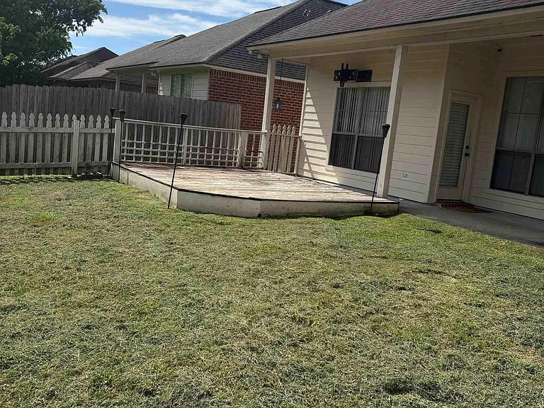 3111 Nicholson Lake Dr — Photo 2