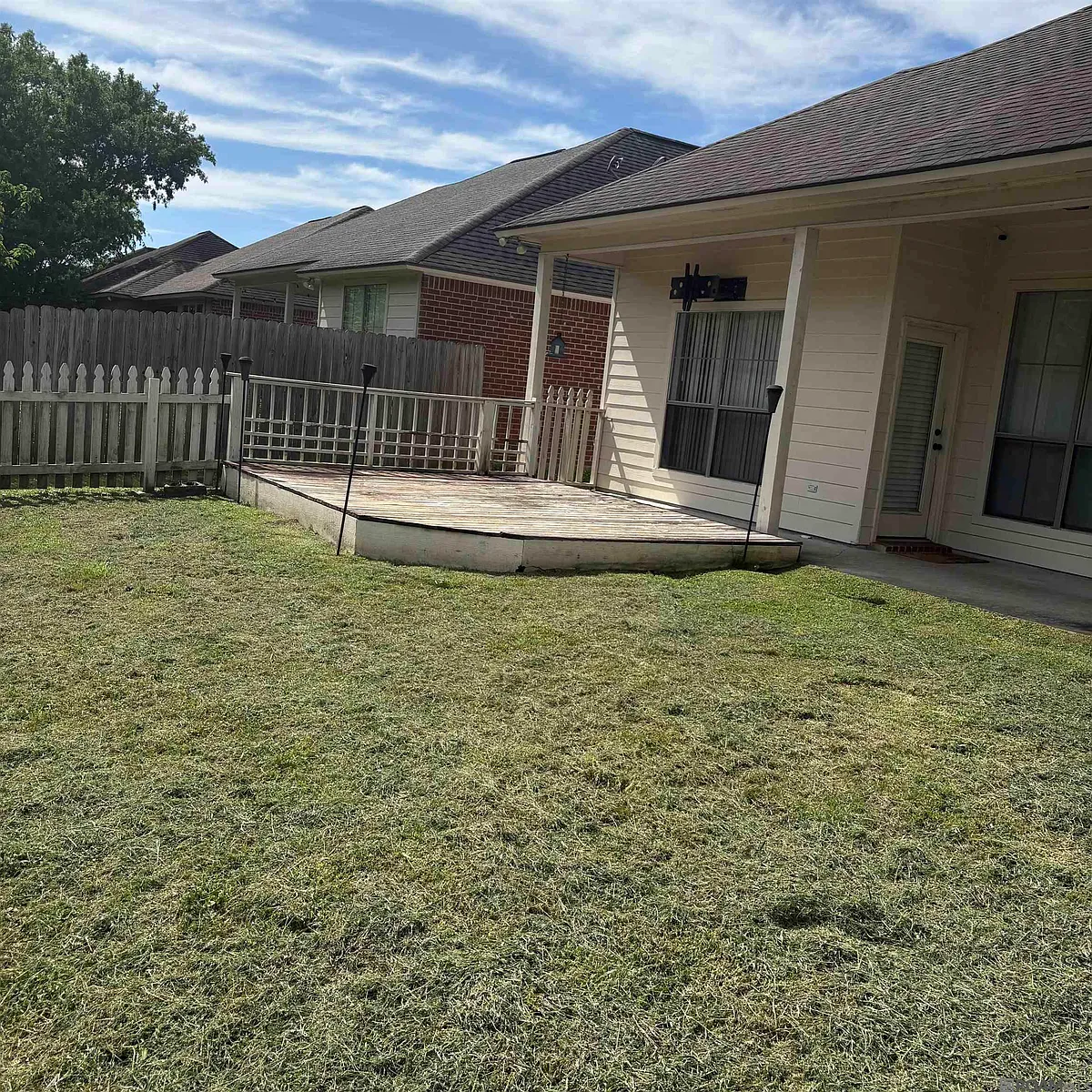 Building Photo - 3111 Nicholson Lake Dr