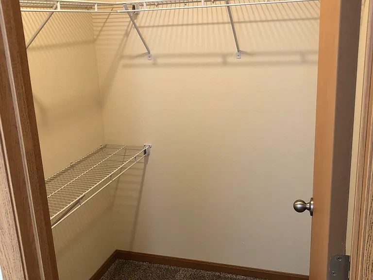 1 Hundred West Apartments — Photo 37